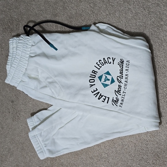 Under Armour Sweatpants - Picture 2 of 4